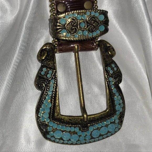 Leatherock SwarovskiTurquoise Crystals, Soft Leather,Scroll Brass Dtls, sz 38